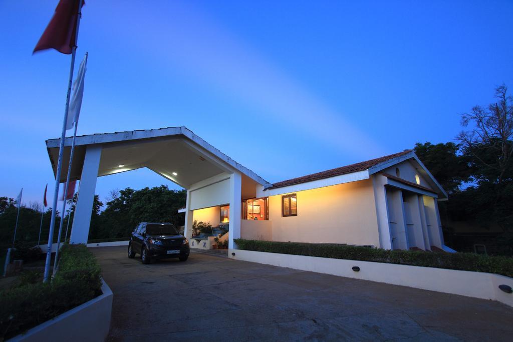 The Ashok Beach Resort Puducherry Exterior foto