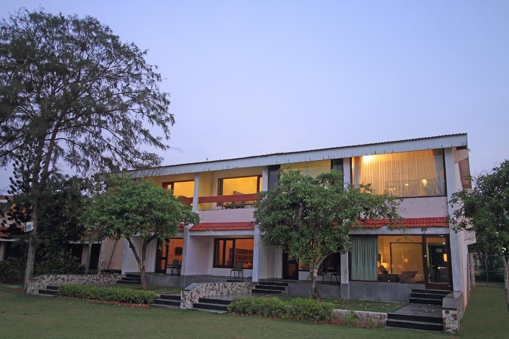 The Ashok Beach Resort Puducherry Exterior foto