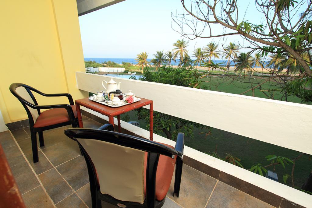 The Ashok Beach Resort Puducherry Exterior foto