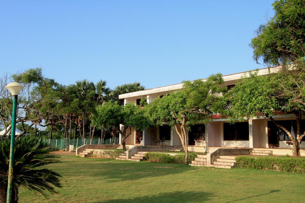 The Ashok Beach Resort Puducherry Exterior foto